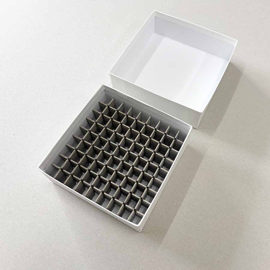 フリーズボックス外観